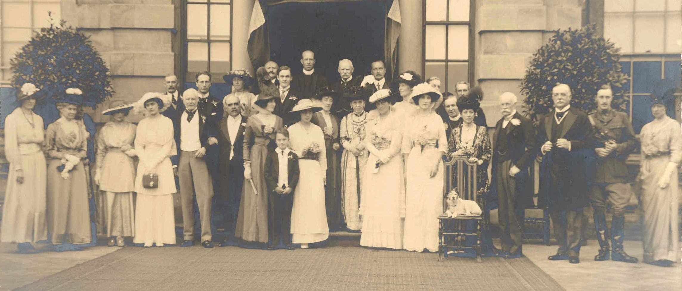 Photograph of wedding party for Titchfield and Ivy copy
